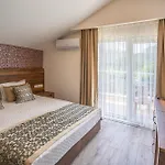 Dg Rose 4*